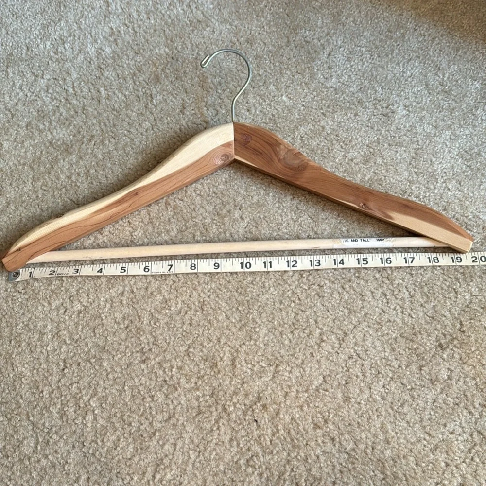 MEN - Big and Tall Wood Suit Hanger